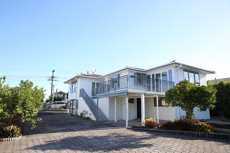 Photo of property in 192 Royal Road, Massey, Auckland, 0614