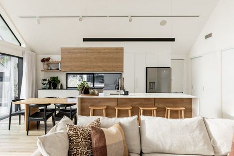 Photo of property in 56 Karewa Parade, Papamoa Beach, Papamoa, 3118