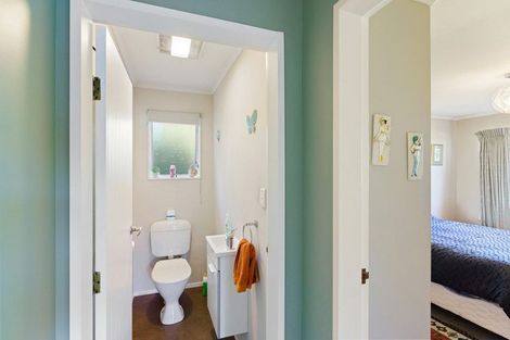 Photo of property in 29 Kapanui Road, Waikanae, 5036