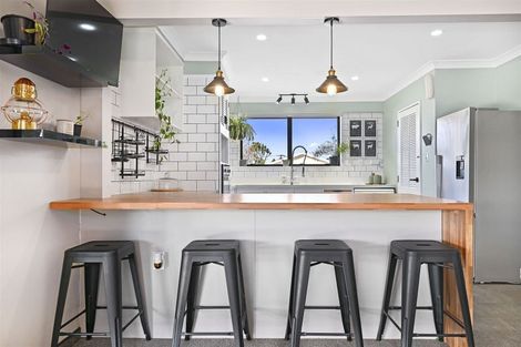 Photo of property in 10 Ruddenklau Lane, Bishopdale, Christchurch, 8053