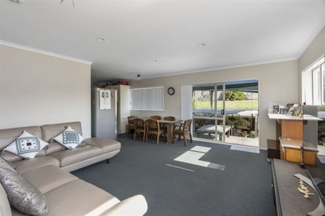 Photo of property in 11 Munroe Road, Ranui, Auckland, 0612