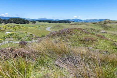 Photo of property in 18 Henham Lane, Waikawa Beach, Levin, 5573