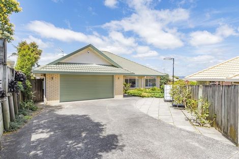 Photo of property in 2/12 Pat O'connor Place, Manurewa, Auckland, 2105