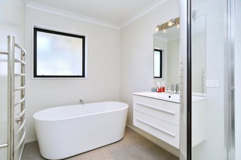 Photo of property in 16 Streamside Terrace, Kaiapoi, 7630