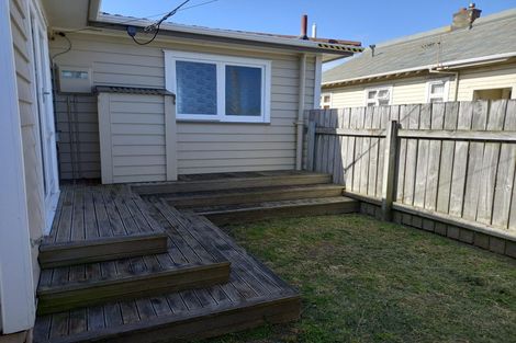 Photo of property in 1/15 Apu Crescent, Lyall Bay, Wellington, 6022