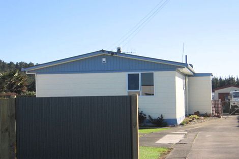 Photo of property in 33 Edinburgh Terrace, Foxton Beach, Foxton, 4815