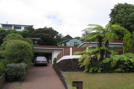 Photo of property in 8 Pluto Place, Beach Haven, Auckland, 0626
