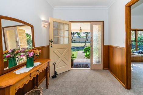 Photo of property in 73 Nimmo Avenue East, Waikanae, 5036