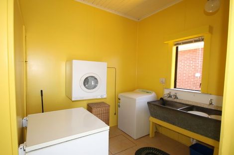 Photo of property in 203 Macandrew Road, South Dunedin, Dunedin, 9012