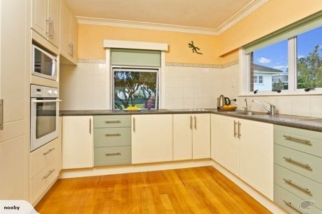 Photo of property in 1/19 Pupuke Road, Takapuna, Auckland, 0622