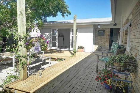 Photo of property in 596 Maunganui Road, Mount Maunganui, 3116