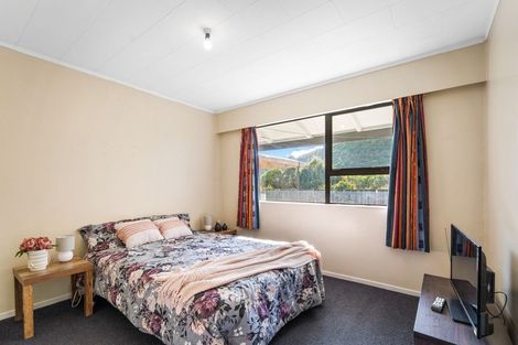 Photo of property in 2/79 Gemstone Drive, Birchville, Upper Hutt, 5018