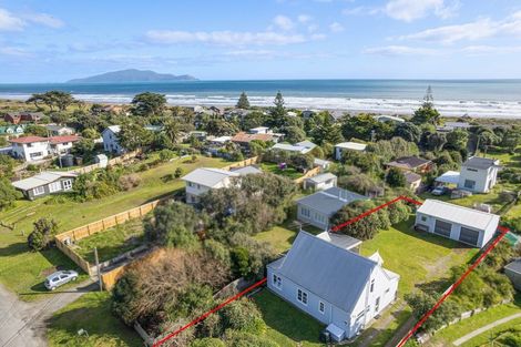 Photo of property in 39 Dixie Street, Te Horo Beach, Otaki, 5581