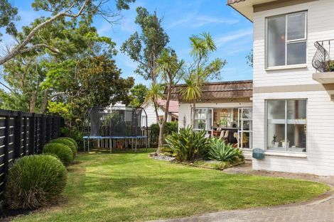 Photo of property in 47 Red Beach Road, Red Beach, 0932