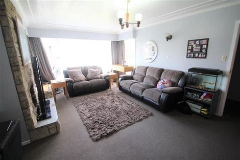 Photo of property in 20 Eskdale Road, Birkdale, Auckland, 0626