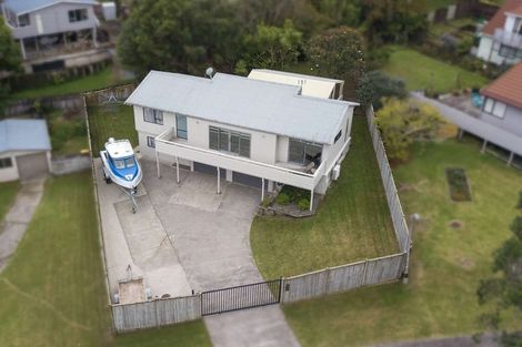 Photo of property in 14 Woodhouse Place, West Harbour, Auckland, 0618