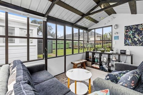 Photo of property in 154 Rongotai Road, Kilbirnie, Wellington, 6022