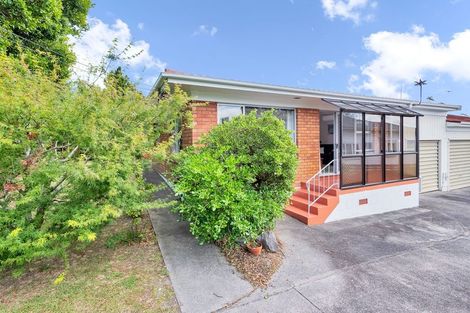 Photo of property in 1/17 Captain Scott Road, Glen Eden, Auckland, 0602