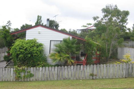 Photo of property in 6 Thalia Place, Totara Vale, Auckland, 0629