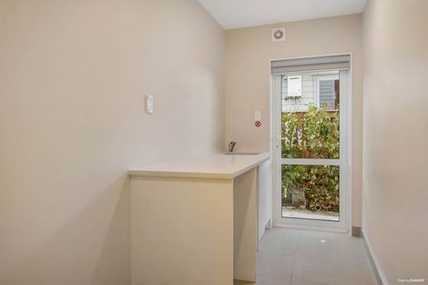 Photo of property in 11a Kaihu Street, Northcote, Auckland, 0627