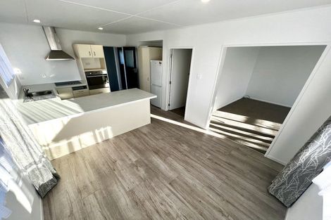 Photo of property in 12 Palliser Place, Milson, Palmerston North, 4414