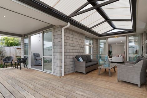 Photo of property in 124 Puhirake Crescent, Pyes Pa, Tauranga, 3112