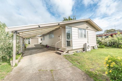 Photo of property in 28 Tongariro Street, Castlecliff, Whanganui, 4501