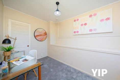 Photo of property in 139 Ruskin Road, Newlands, Wellington, 6037