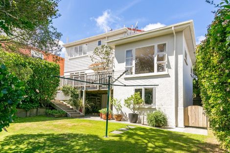 Photo of property in 4 Nicholson Road, Khandallah, Wellington, 6035