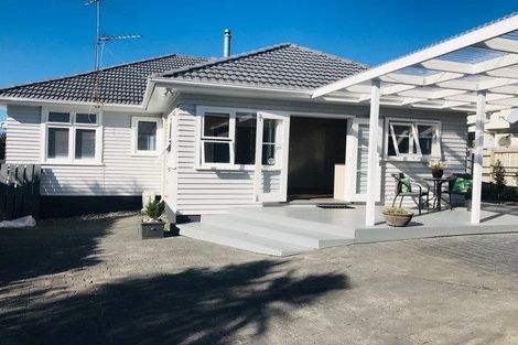 Photo of property in 1/7 Nigel Road, Browns Bay, Auckland, 0630