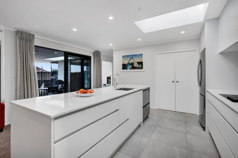 Photo of property in 8 Clinton Street, Fitzroy, New Plymouth, 4312