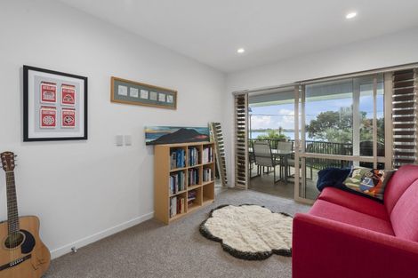 Photo of property in 14 Lansdowne Street, Bayswater, Auckland, 0622