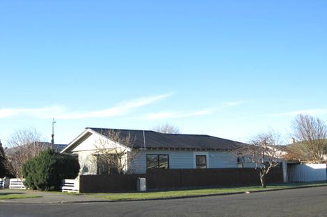 Photo of property in 83 Newcastle Street, Windsor, Invercargill, 9810