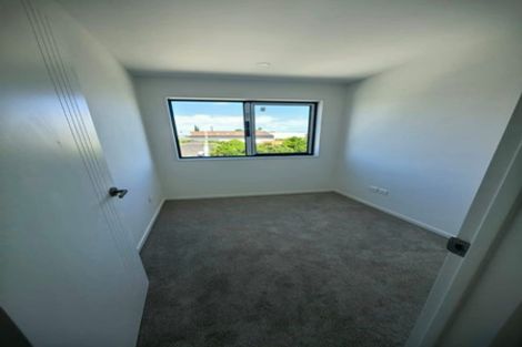 Photo of property in 4/4024 Great North Road, Glen Eden, Auckland, 0602