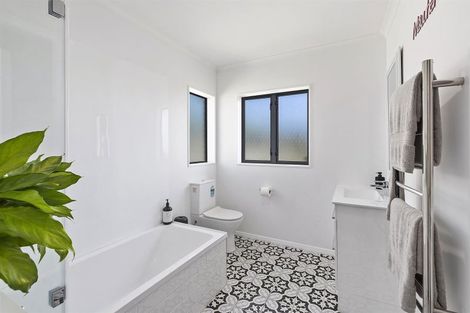 Photo of property in 43a Apple Terrace, Ranui, Porirua, 5024