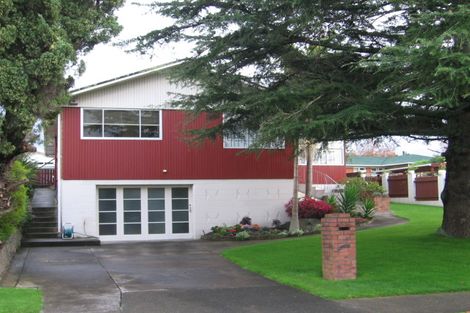 Photo of property in 38 Glenmore Road, Sunnyhills, Auckland, 2010