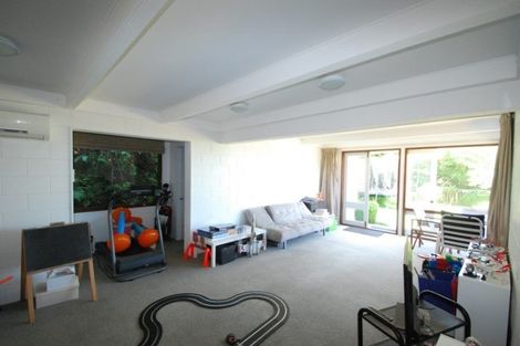 Photo of property in 64 Homewood Crescent, Karori, Wellington, 6012