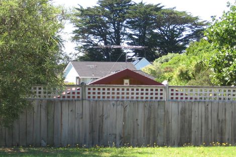 Photo of property in 2/15 Aorangi Place, Birkenhead, Auckland, 0626
