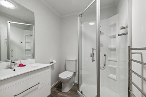 Photo of property in 6/9 Surrey Street, Tawa, Wellington, 5028