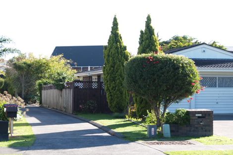 Photo of property in 2/11 Millhouse Drive, Northpark, Auckland, 2013