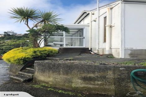Photo of property in 10 Black Rock Road, Newlands, Wellington, 6037