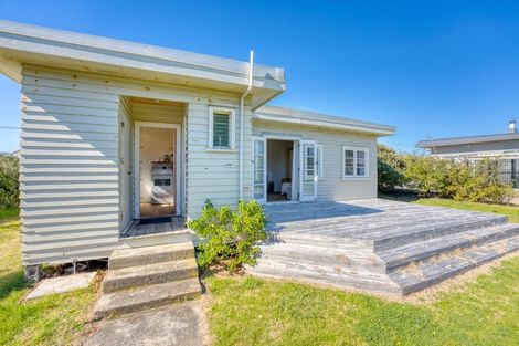 Photo of property in 23 Moana Street, Otaki Beach, Otaki, 5512