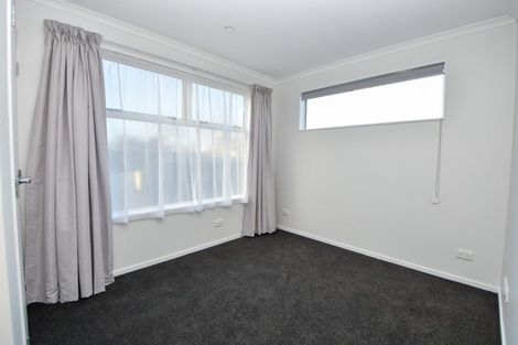 Photo of property in 2f Garner Place, Glenfield, Auckland, 0629