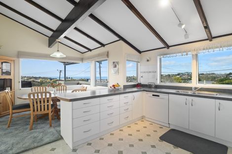 Photo of property in 1/9 Nigel Road, Browns Bay, Auckland, 0630