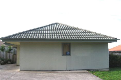 Photo of property in 100f Parrs Cross Road, Henderson, Auckland, 0612