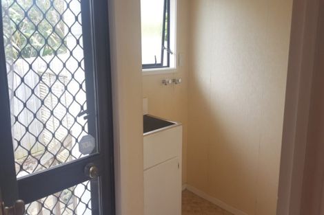 Photo of property in 2/40 Hillcrest Avenue, Hillcrest, Auckland, 0627