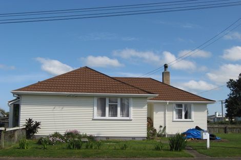 Photo of property in 2 Armstrong Place, Gonville, Whanganui, 4501