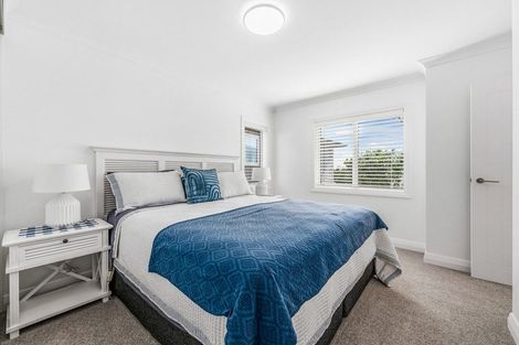 Photo of property in 15 Landmark Terrace, Orewa, 0931