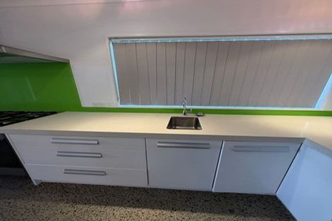 Photo of property in 19a Sunnyside Road, Sunnyvale, Auckland, 0612