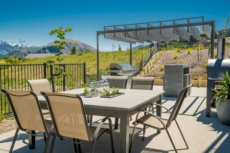 Photo of property in 14 Tuke Lane, Wanaka, 9305